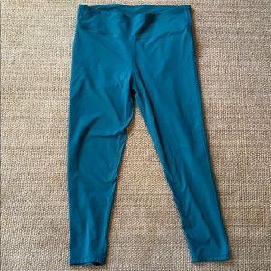 Fabletics Salar Solid PureLuxe Capri